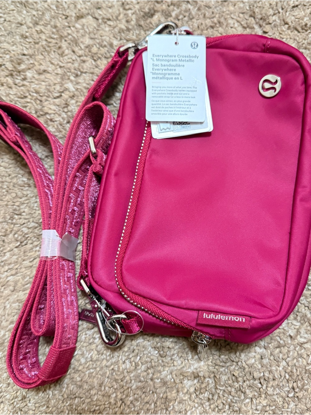 lululemon athletica Everywhere Crossbody Large in Fuchsia Pink